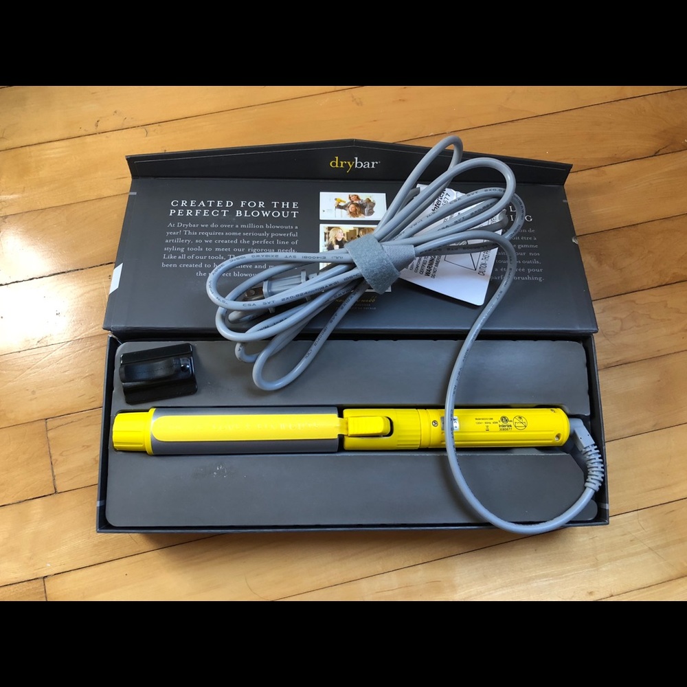 Drybar 3-Day Bender 1.25 inch curling iron